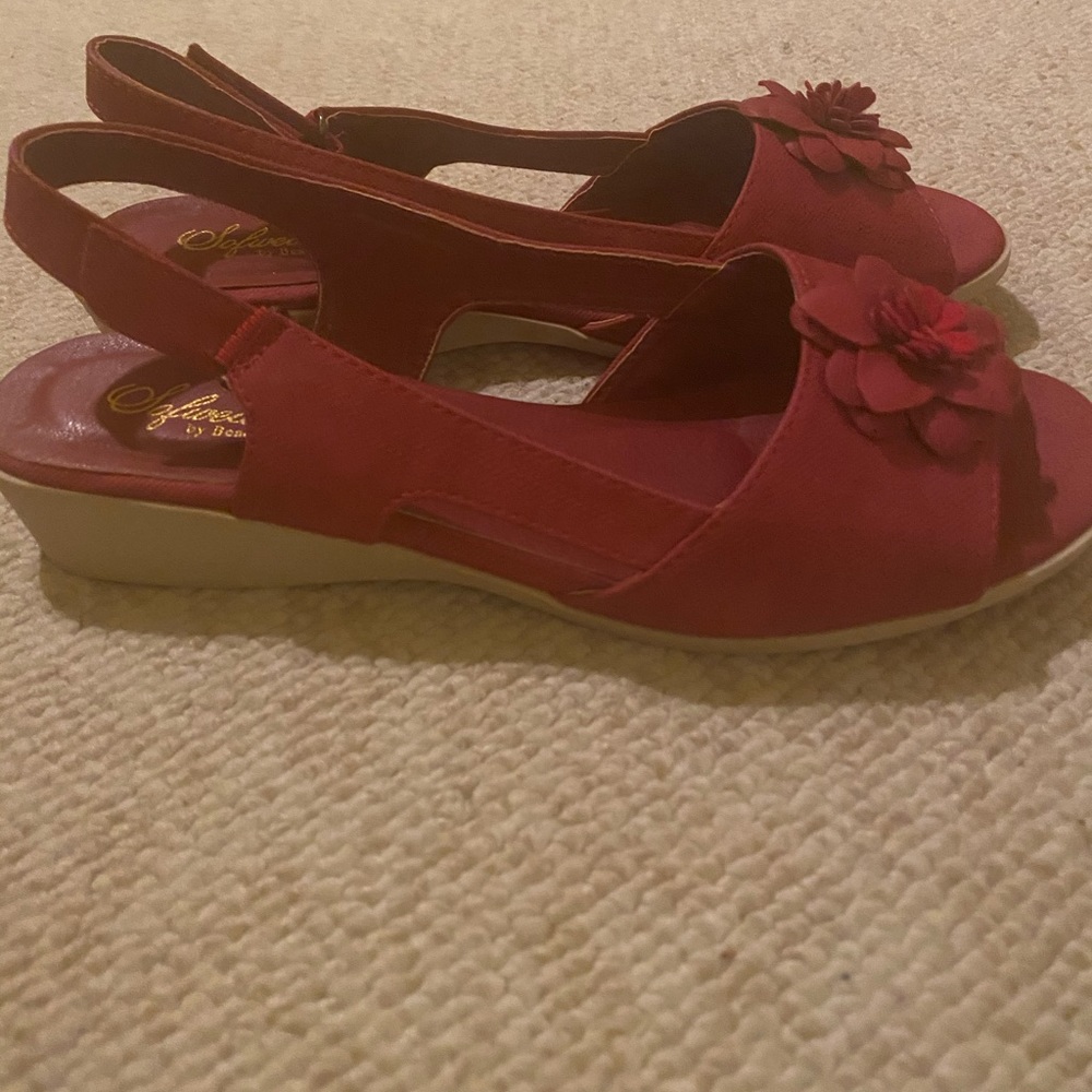 Size 10 Medium Red Slingback Sandals